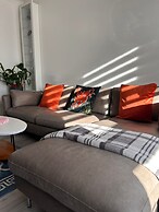 Modern Apartment-sleeps6-parking-seft Check in