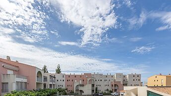 Bright & Breezy Retreat in Agde