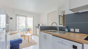 Bright & Breezy Retreat in Agde