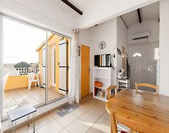 Stylish 2-bedroom Retreat in Agde