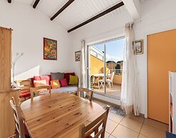 Stylish 2-bedroom Retreat in Agde
