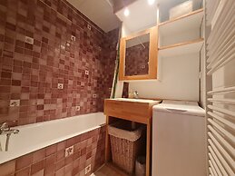Modern Fourth-floor Apartment