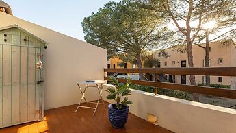 Garden Retreat Near the Beach