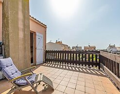 Seaside Family Apartment in Agde