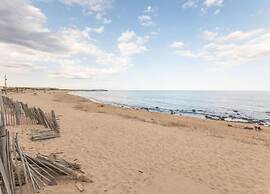 Seaside Family Apartment in Agde