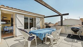 Seaside Family Apartment in Agde