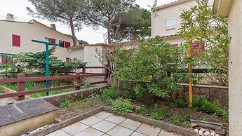 Cozy Retreat Near Agde Beach
