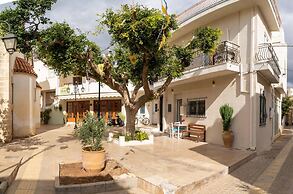 Malia s Essences in Malia