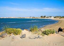 Garden-view Beach Escape