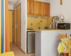 Cozy Stay Near the Beach