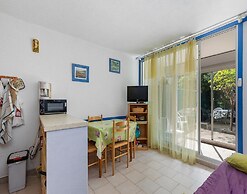 Cozy Stay Near the Beach