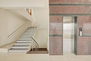 Hotel Tree Suites Next Airport Inn