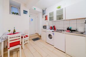 Red Vibe Studio Central 1