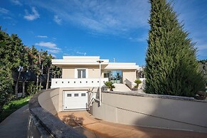 Villa Torricella Pool and Sunny Garden