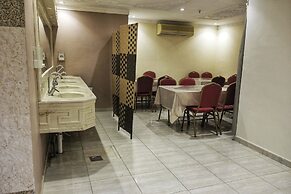 Kyona Hijra Hotel