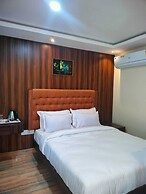 HIYAS RETREAT