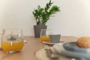 Saint Matthew Central Apartment by Senaon
