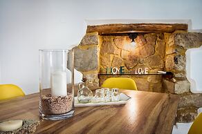 Mela s Home Agioi Deka