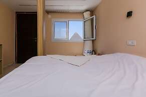 kings pyramids view inn