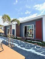 D Glamor Resort