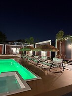 D Glamor Resort