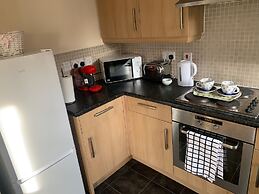 Sleeps 4/6 pet Friendly Parking nr Nec/warwick uni