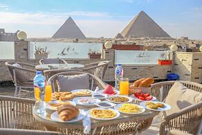 Pyramids Solar Boat Inn