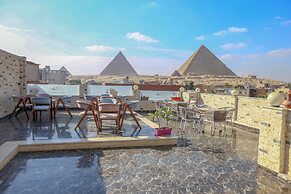 Pyramids Solar Boat Inn