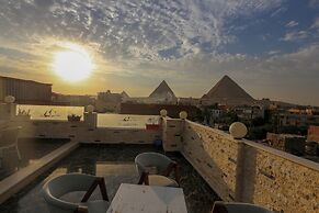 Pyramids Solar Boat Inn