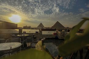 Pyramids Solar Boat Inn