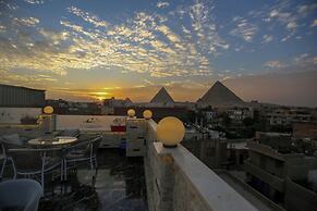 Pyramids Solar Boat Inn