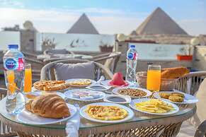 Pyramids Solar Boat Inn