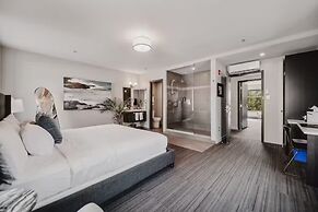 The British Hotel