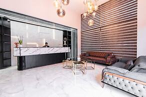 ARENA LUXURY
