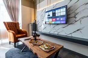 ARENA LUXURY