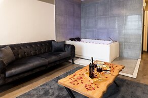 ARENA LUXURY
