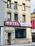 Moe's Suite Hotel