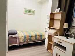 Moe's Suite Hotel