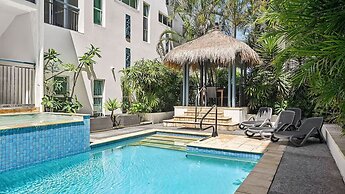 Luxe Oceanfront Haven with a Rooftop Spa