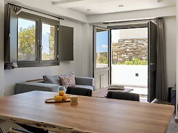 Emerald Tinos