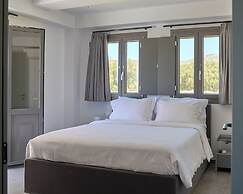 Emerald Tinos