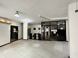 Junction Hostel Poblacion Makati Avenue