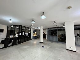 Junction Hostel Poblacion Makati Avenue