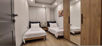 Professionally Maintained Spacious New Suites 1