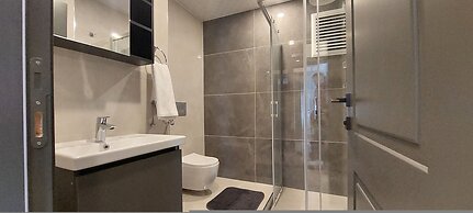 Professionally Maintained Spacious New Suites 3