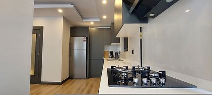 Professionally Maintained Spacious New Suites 3