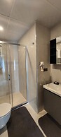 Professionally Maintained Spacious New Suites 4