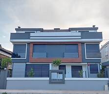 Professionally Maintained Spacious New Suites 4