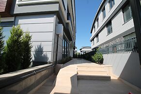 Professionally Maintained Spacious New Suites 2-5
