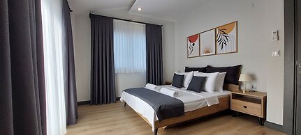 Professionally Maintained Spacious New Suites 6
